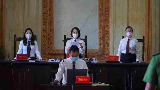 Giữa tháng 12/2021, TAND TP.HCM mở phiên xử và quyết định trả hồ sơ điều tra bổ sung làm rõ bảy vấn đề (ảnh : PLO)