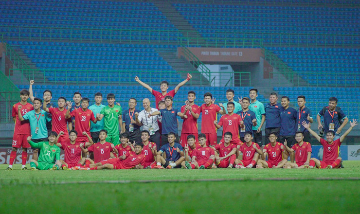 U19 Việt Nam giành chiến thắng kịch tính trước U19 Thái Lan để đoạt huy chương đồng giải U19 Đông Nam Á năm nay