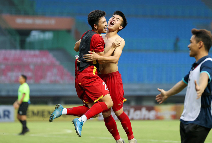 Niềm vui chiến thắng của U19 Việt Nam trước U19 Thái Lan