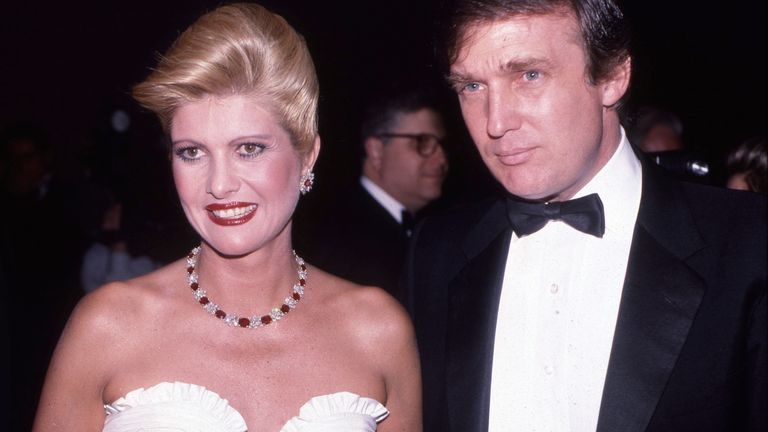 Cả ông Donald Trump và bà Ivana Trump đều có ngoại hình nổi bật.