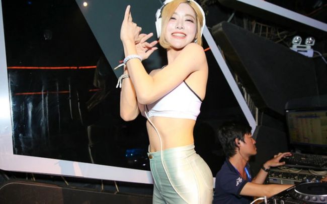 Cô cũng là DJ đến từ Hàn Quốc được giới trẻ Việt Nam yêu mến. SODA từng có chuyến biểu diễn tại TPHCM hồi tháng 5/2015.
