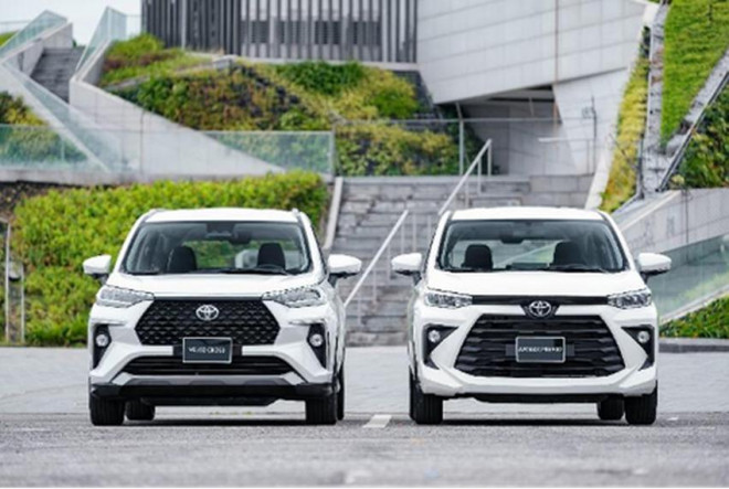 Sau khi 'lập đỉnh', bộ đôi MPV của Toyota bất ngờ tăng giá bán - 1