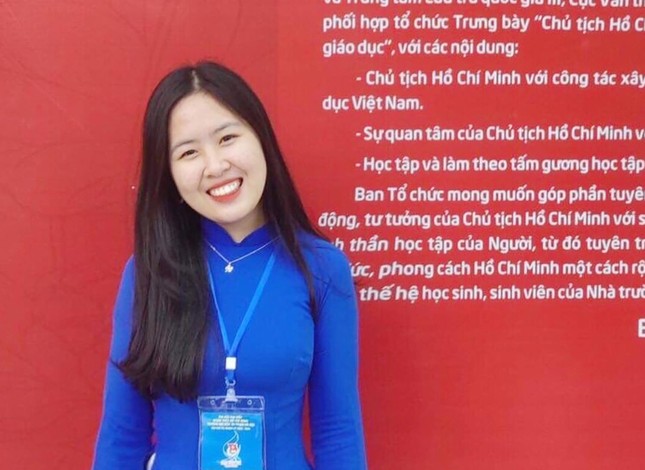 'Bí kíp' đạt điểm cao cả ba môn khối D01 của cô thủ khoa ngành Sư phạm