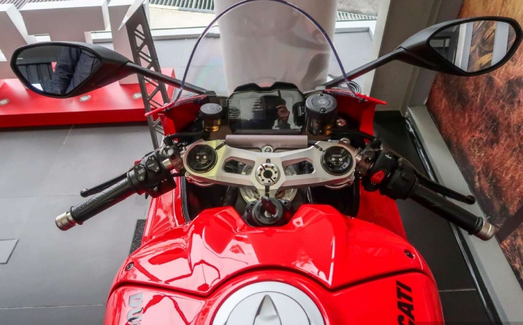 2023 Ducati Panigale V4 cập nhật nhiều trang bị, giá hơn 762 triệu đồng - 3