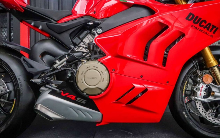 2023 Ducati Panigale V4 cập nhật nhiều trang bị, giá hơn 762 triệu đồng - 9