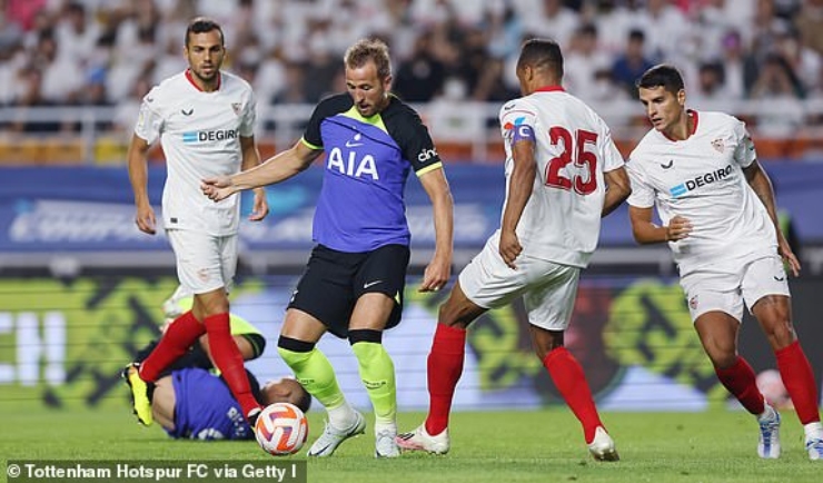 Harry Kane thi đấu nổi bật trên hàng công Tottenham