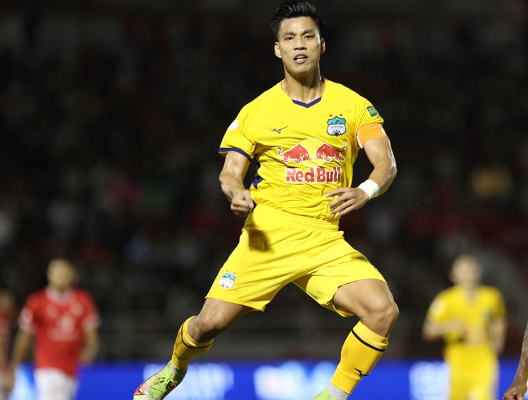 Văn Thanh ăn mừng bàn thắng