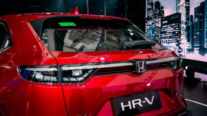 Chênh 45 triệu đồng, Honda HR-V RS hơn gì so với bản thấp nhất? - 3