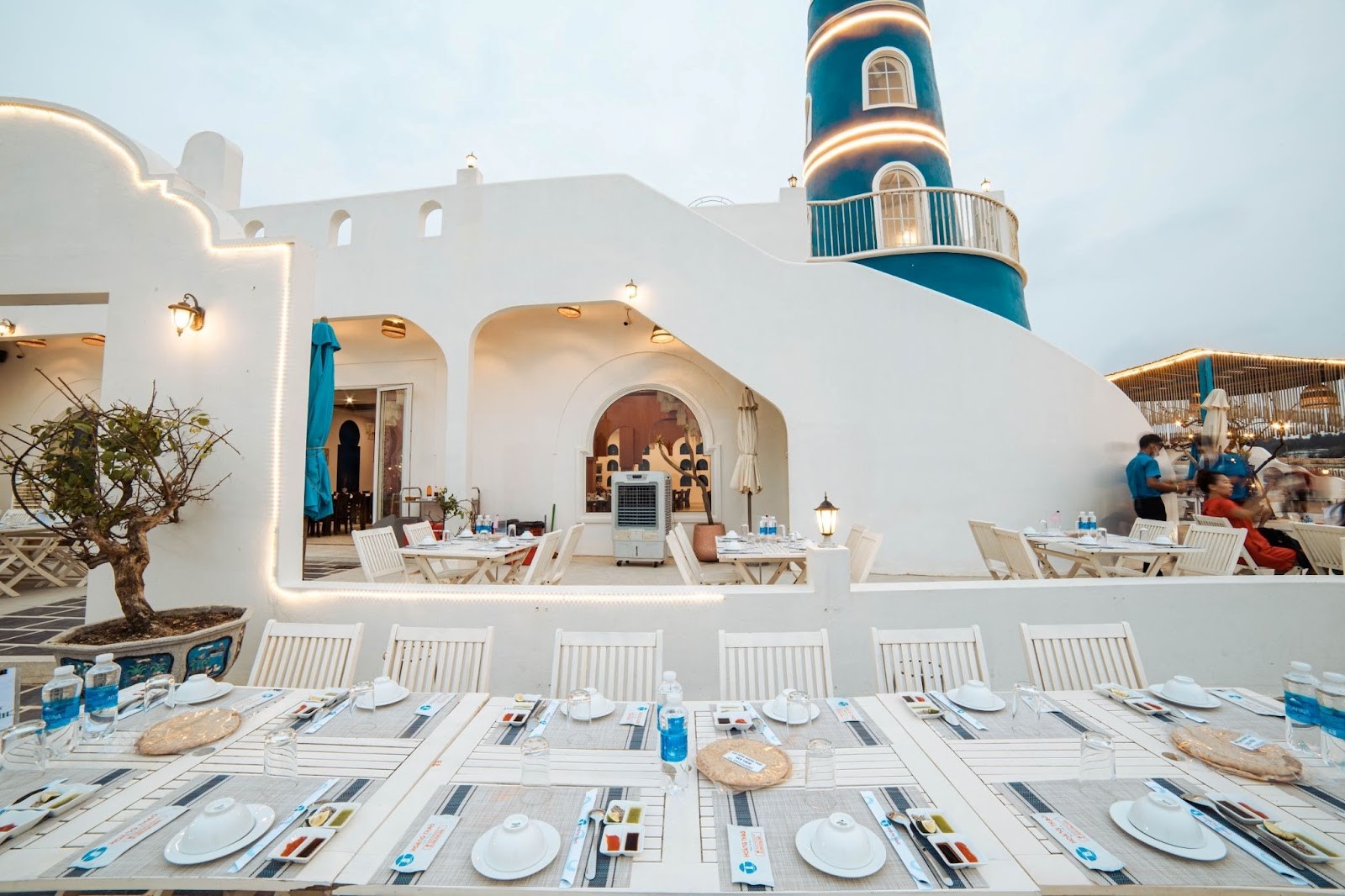 Không gian ngồi ngoài trời view hướng biển thoáng mát - Ảnh: Hoàng Thao Seaview