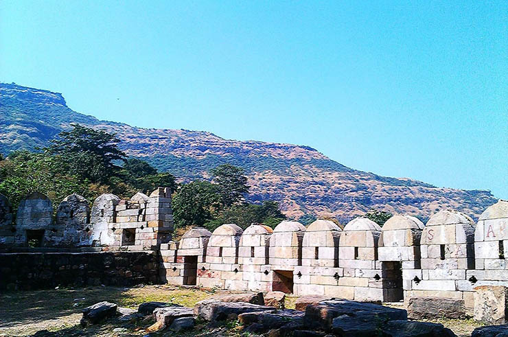 11. Trong một thời gian dài, Champaner là thủ đô của Vương quốc Hồi giáo Gujarat.&nbsp;Trong thời kỳ này, hầu hết các cấu trúc mà du khách thấy ngày nay được xây dựng.&nbsp;
