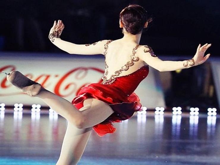 2 ”tiên nữ trượt băng châu Á” khéo mặc trang phục mong manh không sợ sự cố hớ hênh