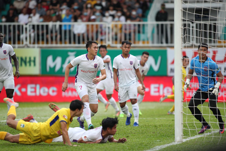 Trực tiếp bóng đá HAGL - Bình Dương: Thoáng giật mình cuối trận (vòng 8 V-League) (Hết giờ) - 1