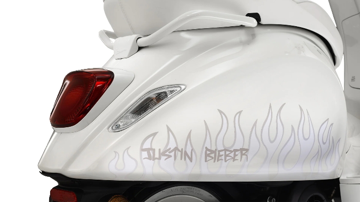 Vespa Sprint Justin Bieber