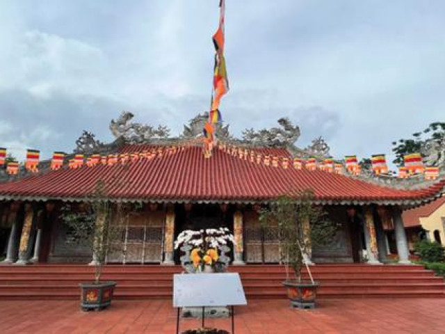 Cách mọi chức vụ trong Giáo hội Phật giáo của tu sĩ có hành vi tà dâm ở chùa Biện Sơn