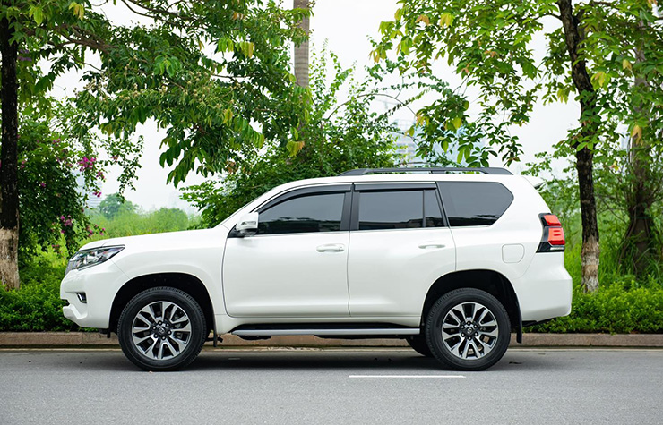 Toyota Land Cruiser Prado VX 2022 chạy siêu lướt rao bán lại giá "hấp dẫn" - 3