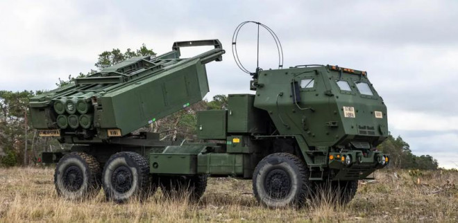 Hệ thống tên lửa phóng loạt cơ động cao (HIMARS) của Mỹ được triển khai ở đảo Gotland (Thụy Điển) tháng 10-2021. Ảnh: US ARMY