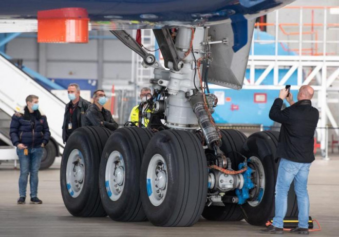 Titanium Nga được mô tả là loại nguyên liệu thô không thể thay thế với ngành hàng không. Ảnh: Getty Images