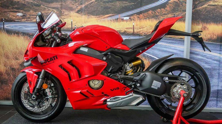 Siêu mô tô Ducati Panigale V4 2023 vừa ra mắt tại Malaysia hai phiên bản, được nâng cấp hàng loạt trang bị mới
