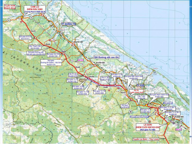 Sơ đồ phóng tuyến của Cam Lộ - La Sơn. Trong chiều dài 98,3km thực hiện ở giai đoạn 1 thì cách 10 km có 1 km được thi công hoàn chỉnh, đạt tiêu chuẩn cao tốc, trong đó cầu Tuần bắc qua sông Hương rộng 23,25m.