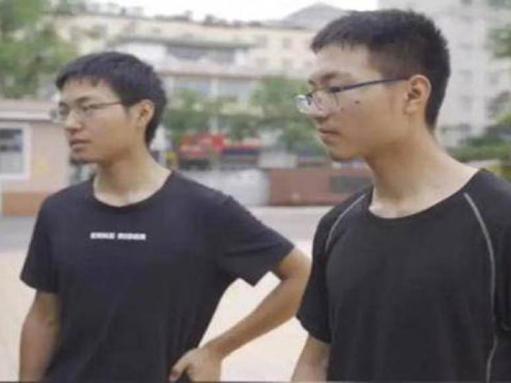 2 anh em sinh đôi đậu vào Đại học Bắc Kinh, quan điểm về Toán học khiến ai cũng trầm trồ
