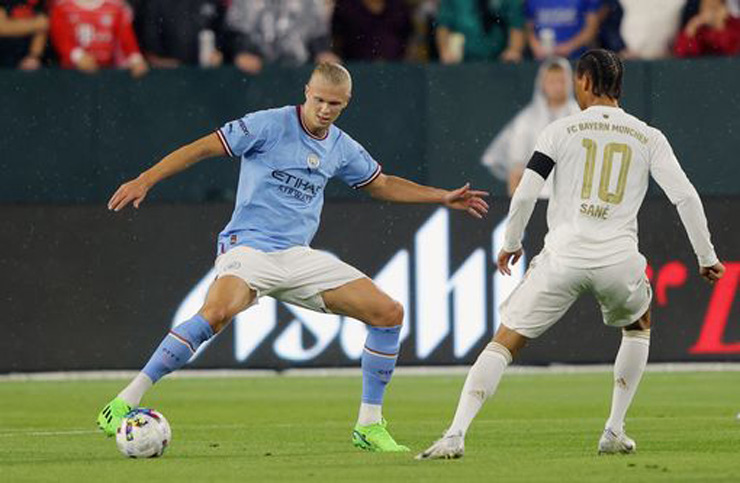 Haaland chơi khá xông xáo trên hàng công của Man City