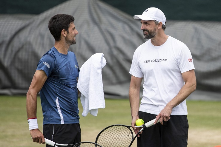 Ivanisevic (áo trắng) là HLV của Djokovic