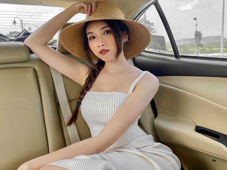 Nữ MC Nha Trang chia sẻ bí quyết có body đẹp để diện áo tắm mà không cần hóp bụng
