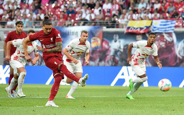 Tân binh Darwin Nunez ghi 4 bàn giúp Liverpool đại thắng RB Leipzig 5-0 hôm 22/7