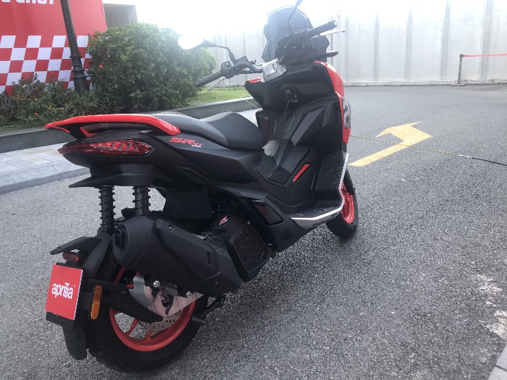 Aprilia SR GT 200