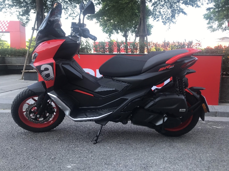 Aprilia SR GT 200