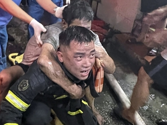Giây phút chiến sỹ Cảnh sát bất chấp hiểm nguy lao vào biển lửa cứu người