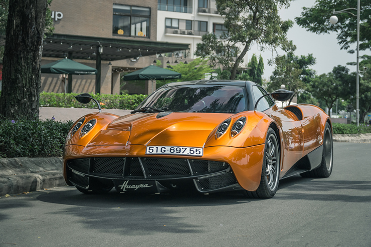 Pagani Huayra hồi mới về nước, mang màu sơn nguyên bản chưa dán decal