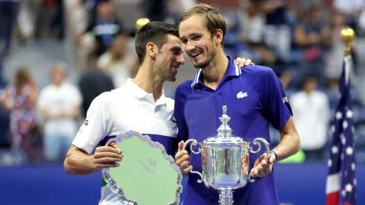 Sau khi thắng Djokovic để vô địch US Open năm ngoái, Medvedev đã 2 lần leo lên ngôi số 1 thế giới năm nay