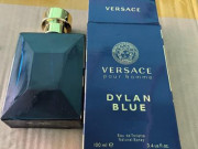 Thị trường - Tiêu dùng - Phát hiện hơn 20 tấn nước hoa, mỹ phẩm nghi giả nhãn hiệu Versace, Chanel, Gucci, Hugo Boss