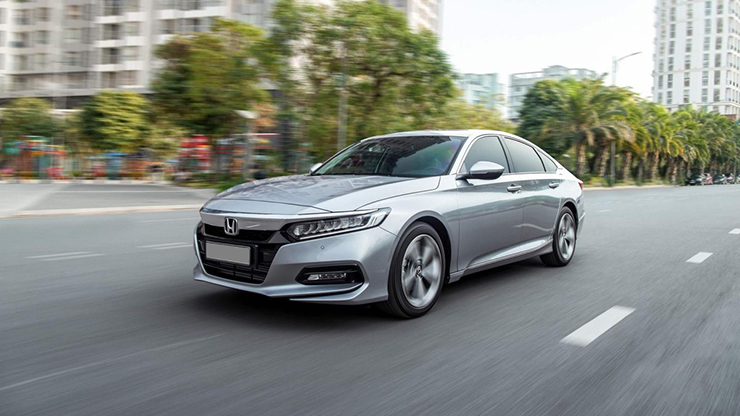 Đại lý &#34;xả hàng&#34; Honda Accord, giảm giá gần 300 triệu đồng - 2