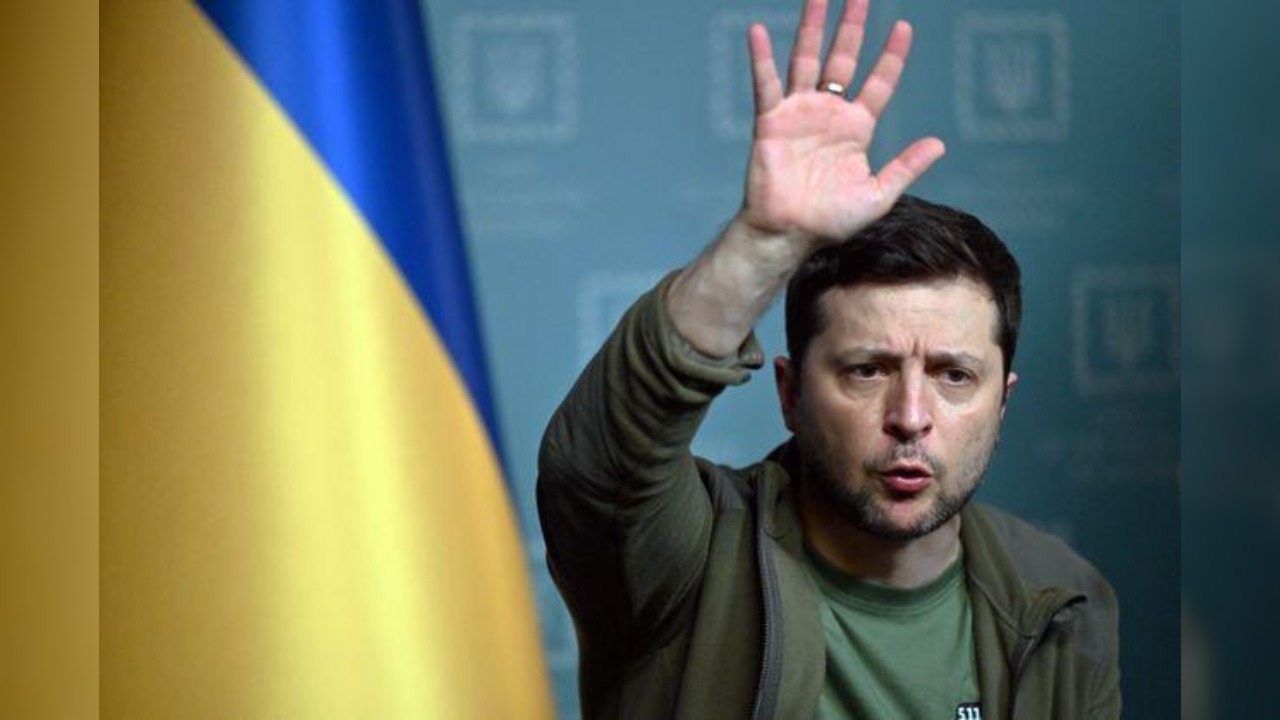 Tổng thống Ukraine – ông Zelensky (ảnh: RT)