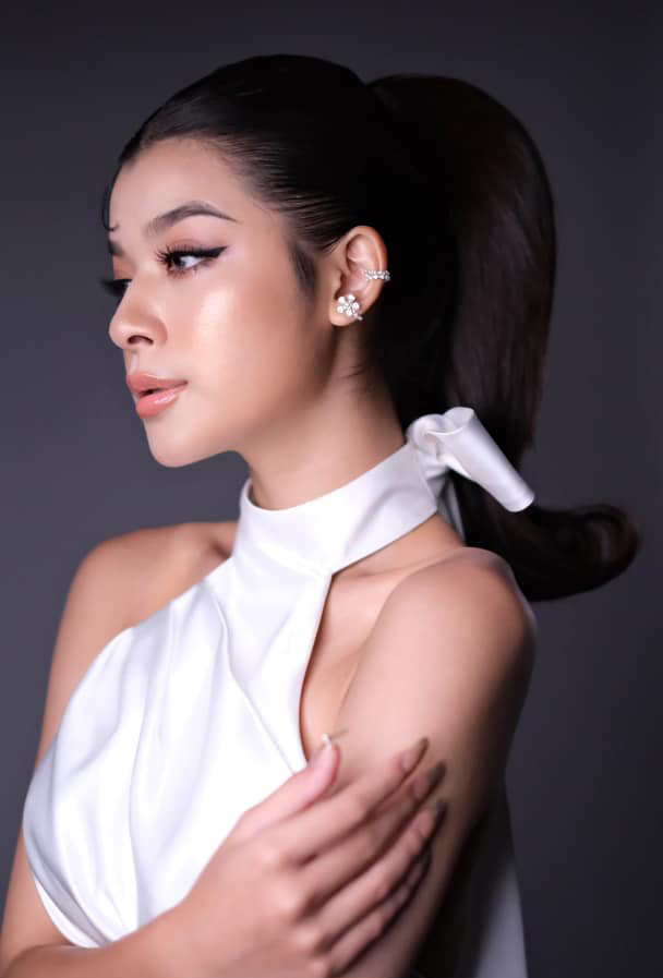 Không sở hữu nhan sắc ngọt ngào, mảnh mai như công chúa, Hoài Anh ghi điểm bởi nét đẹp khỏe khoắn, cá tính.