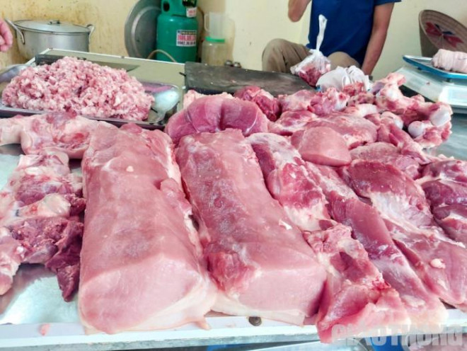 Giá thịt lợn bán lẻ ở chợ dân sinh đã tăng khoảng 20-50 nghìn đồng/kg, lên mức phổ biến 150-180 nghìn đồng/kg