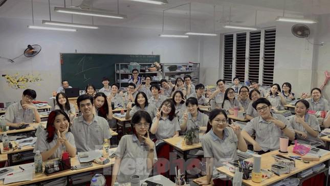 Lớp 12B3 của Trường TH-THCS-THPT Lê Thánh Tông- quận Tân Phú có nhiều thí sinh đạt điểm cao kỳ thi tốt nghiệp THPT 2022 (ảnh: NVCC)