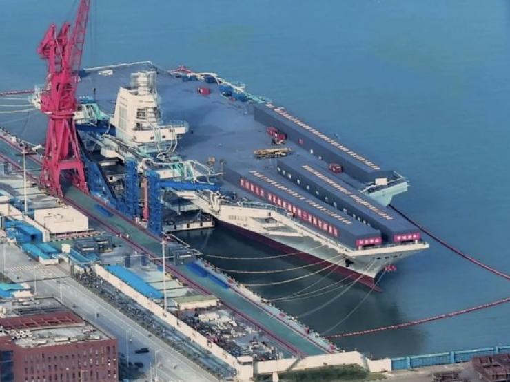 Hình ảnh mới hé lộ tình trạng tàu sân bay thứ ba của Trung Quốc sau khi hạ thủy