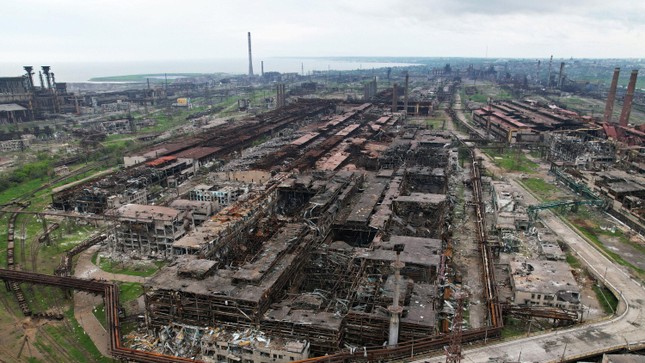 Nhà máy Azovstal ở thành phố Mariupol. Ảnh: Reuters
