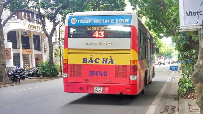 Đã đến lúc cần tổ chức lại cách vận hành xe buýt công cộng
