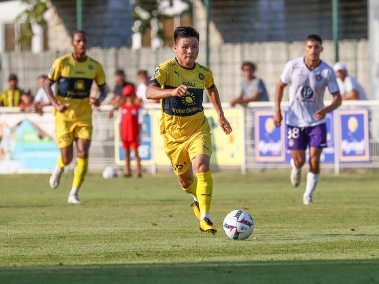 Pau FC mở màn Ligue 2 đêm nay: Quang Hải được đăng ký nhưng có đá chính?