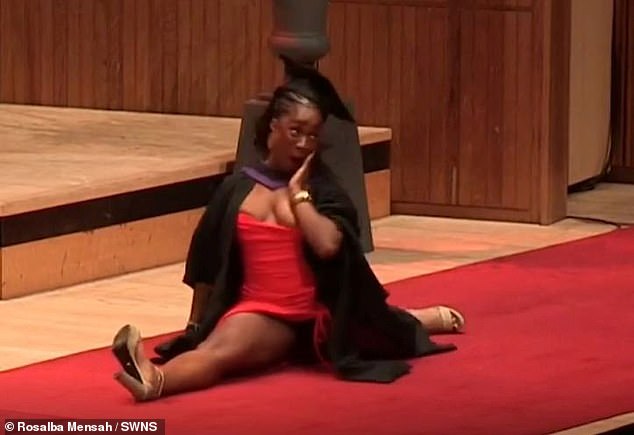 Rosalba Mensah gây ấn tượng trong lễ tốt nghiệp theo phong cách “bá đạo” của mình