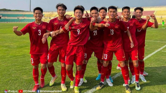 U16 Việt Nam có thắng lợi tưng bừng trước U16 Singapore. Ảnh VFF