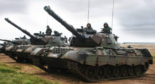 Mặc dù còn rất nhiều chiếc Leopard 2A4 đang được cất giữ trong kho, nhưng Chính phủ Đức lại muốn Ba Lan tiếp nhận những xe tăng Leopard 1A5 lạc hậu hơn cả một thế hệ.