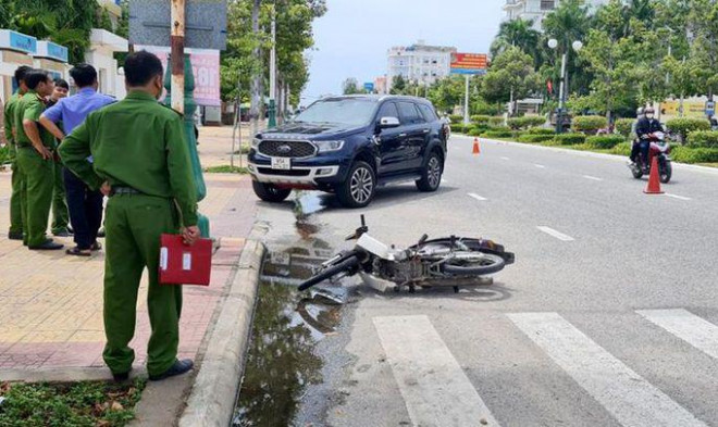 Cơ quan chức năng tỉnh Ninh Thuận thực nghiệm lại hiện trường vụ tai nạn giao thông. Ảnh T.N