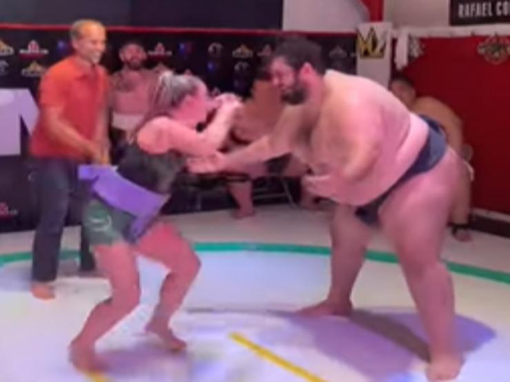 Người đẹp UFC liều lĩnh đấu võ sỹ Sumo 226kg, nhận kết quả đáng buồn