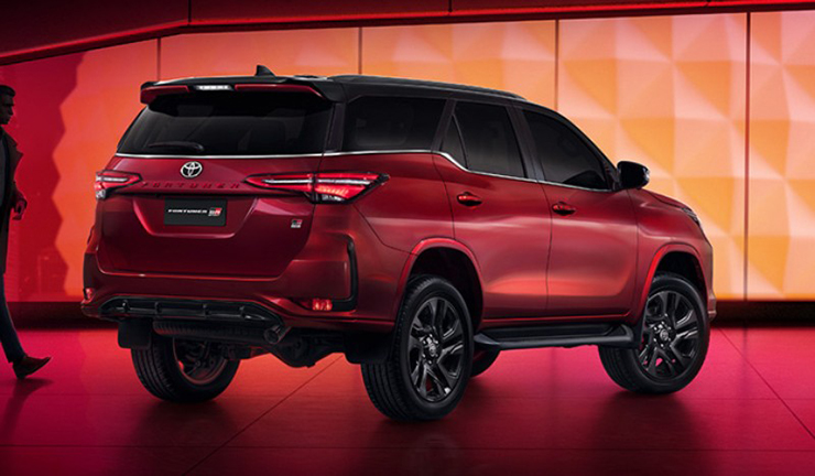 Toyota Fortuner 2023 trình làng, tăng giá bán, đổi tên gọi - 12