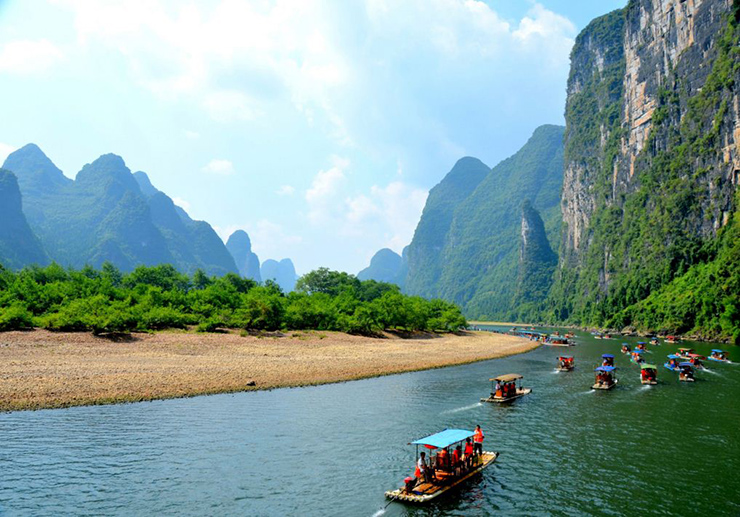 Công viên quốc gia sông Guilin Li, Trung Quốc: Bạn sẽ thích mê&nbsp;phong cảnh nơi đây ngay từ cái nhìn đầu tiên bởi&nbsp;những thành tạo đá vôi ngoạn mục và cảnh quan sông nước đẹp lung linh.&nbsp;
